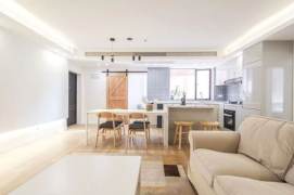 Spacious 3Brs/2Lrs/1Bt apt nr West nanjing rd,M2/12/13