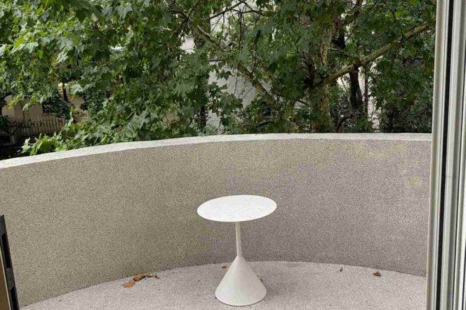 Spacious&Modern&Bright 2Bdrs 1Bath Apt+L1/7 Chang Shu Rd+Open Balcony+3F Walk Up