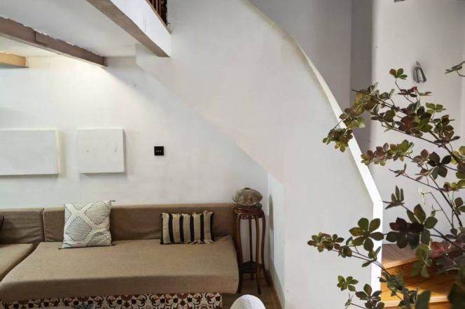 Charming 3Brs/2Lrs/1Bt apt nr Changshu rd,M1/7
