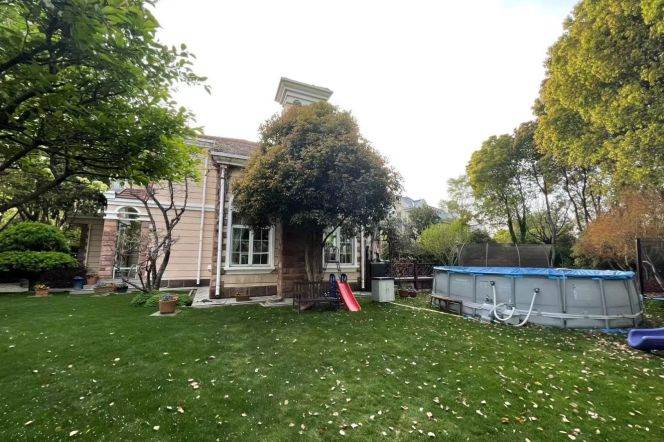 modern 5brs house near German school with floor heating big garden 42K