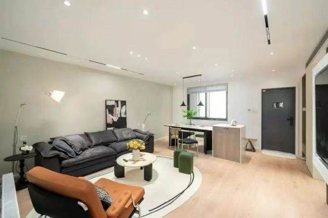 Hongqiao station spacious & nice 2+1br with 13.5k