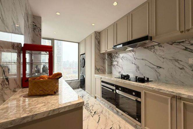 Jiangning rd/Kangding rd floor heating 2brs/2lr/2ba apt with balcony;L7