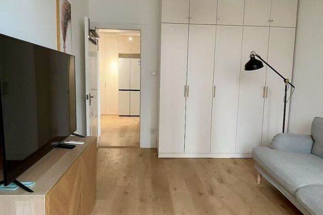 Xujiahui/modern 1br 2lr/big living room/elevator/NR Jiaotong uni,@L11/1/9