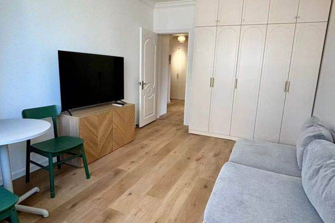 Xujiahui/modern 1br 2lr/big living room/elevator/NR Jiaotong uni,@L11/1/9