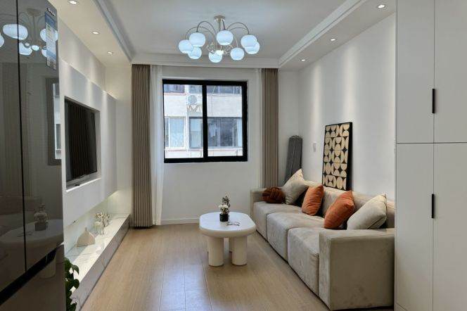 Spacious 1BR | Jiangsu rd Metro L2/11 & Zhongshan Park Mt | Central AC