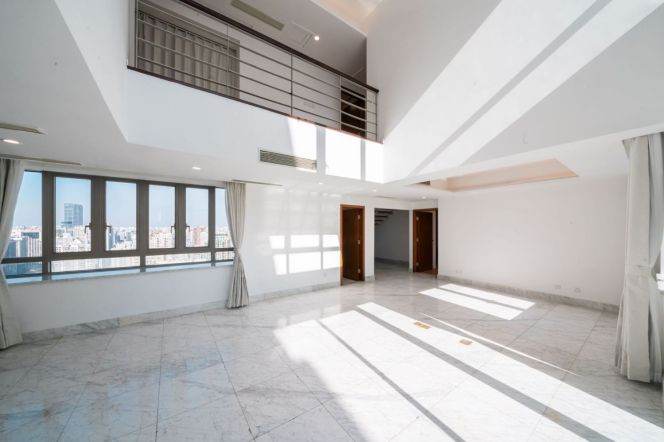 Prime Nanjing West Road, Jing'an | Top-floor Duplex with Panoramic View