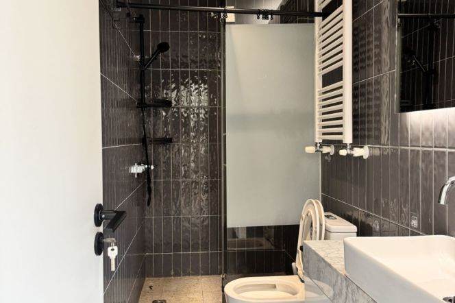 Spacious 1Br |South Shanxi rd & Iapm | Nice compound | Changshu rd Mt