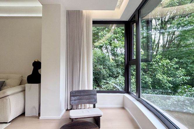 2Bdrs 1Bath Apt/Spacious&Bright&Modern&New/L3/4/7 Zhenping Rd/Caoyang Rd/elevator