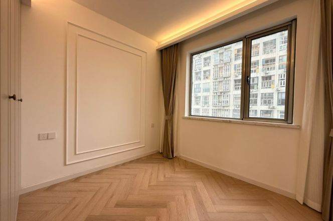 Jiangning rd/Kangding rd floor heating 2brs/2lr/2ba apt with balcony;L7