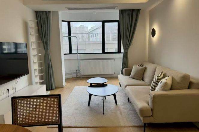 Jiangsu station charming & nice 1br with lift 9.8k