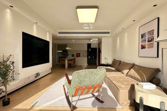 Prime Changning | Spacious 4-Bedroom with Dual Kitchens