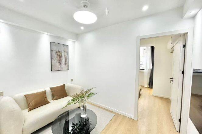 Yuyao rd/modern 1br 1lr/bright room/cozy&clean/high value,Changping rd@L7