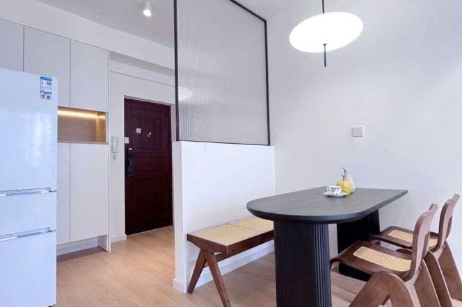 Damuqiao rd/spacious 1br 2lr/bright room/with central AC/elevator,@L12/4