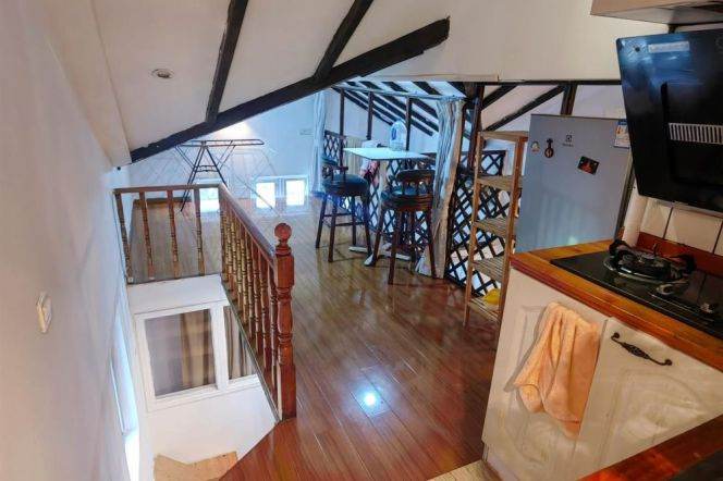 Unique 1+1 br in Old XuHui on JianGuo Rd. L 7/9 ZhaoJiaBang rd st.+ L9/12 JiaShan Rd St.