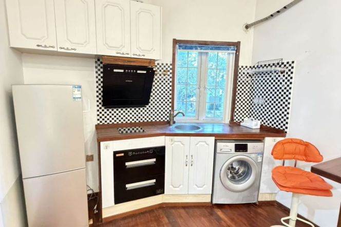 Bright cozy 1 bedroom apt near iapm 