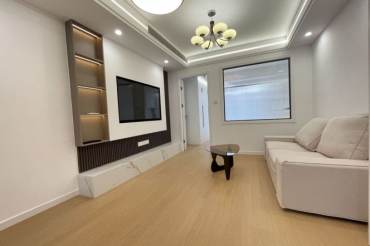Modern&Cozy 1Br/2Lr/1Bt+Lovely Yard@L2/11 Jiangsu Rd Station 