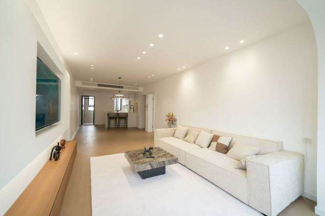 Changping station spacious & nice 2br2bt with 18.5k