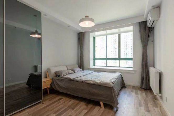 4 Brs, 2 Baths, Open Balcony/Wall heating/Oven, 160 sqm @ Zhaojiabang metro L7&9