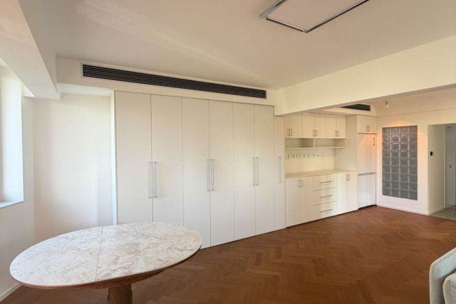1 Big Br with Central ac, Oven, Dryer, High rise Building, 90 sqm @ IAPM 