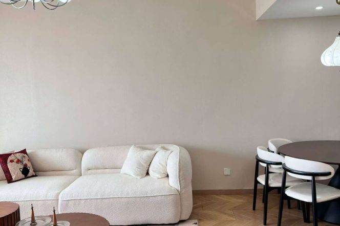 16.5k Comfort 2Br with open balcony and Gym Nr Dapuqiao line9
