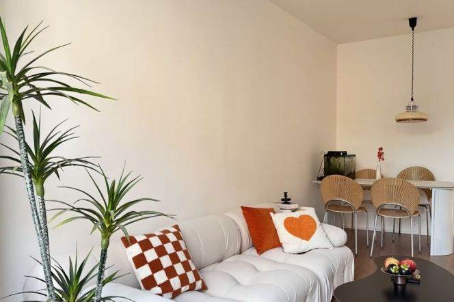 zhongshan park -1br - garden view- bright- quiet room - close to metro station 