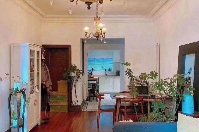 Classic 2BR 2BA Old House w/Garden on Changle Rd