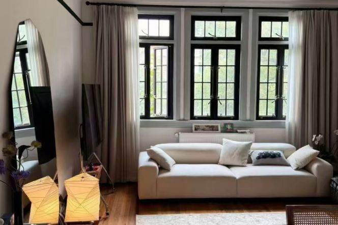 Beautiful 1br@Middle Huaihai Road,Line 1/7 Changshu Road St.