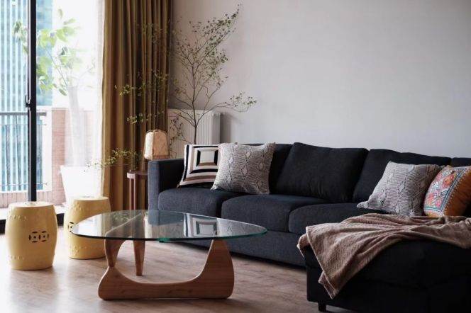 Stunning 200m² 4BR Residence w/Balcony next to Taikoo Hui/W.Nanjing Rd