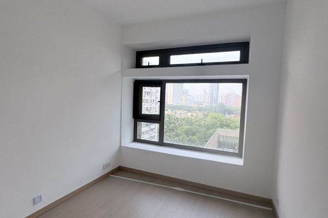 Newly Renovated 3BR 2BA Apt w/Balcony in Palace Court/iapm