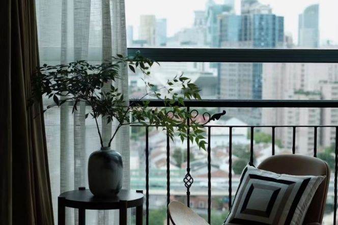 Stunning 200m² 4BR Residence w/Balcony next to Taikoo Hui/W.Nanjing Rd