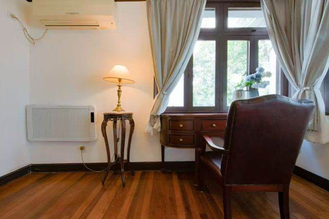Wutong District, Hengshan Road Metro Station, standalone old mansion, entire second floor