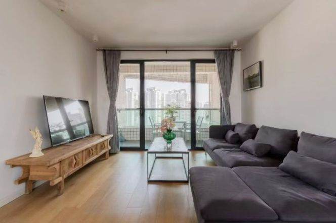 Stunning 2+1br high-rise in Xuhui &Balcony   Line 1/9/10/12 