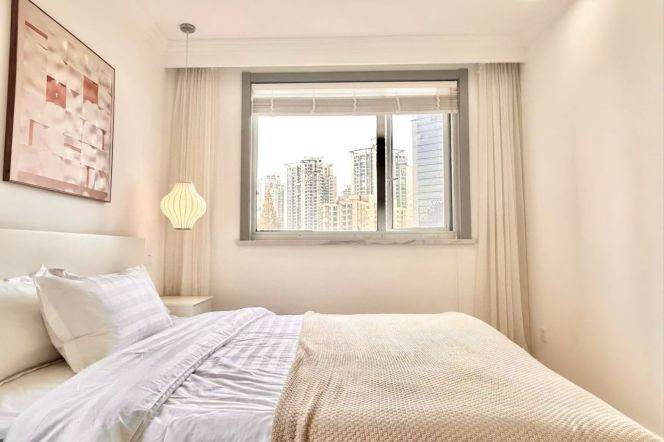 2 Brs, 1 Living room, Floor heating/Central ac/Oven, 120 sqm @ Xujiahui station L1,9&11
