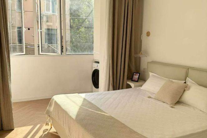 loushanguan rd station one bedroom