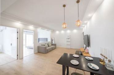 2 Brs, 1 Living room, Floor heating/Central ac/Oven, 120 sqm @ Xujiahui station L1
