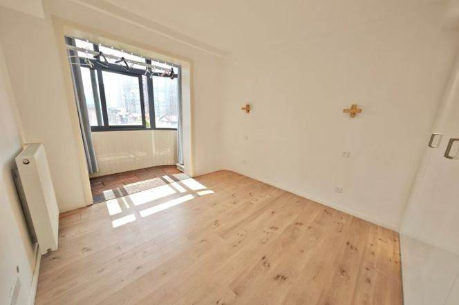 Bright 2Br Apt W. inside Balcony Jiashan Rd Station