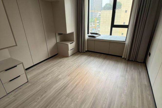 2 Brs, 2 Baths, Open Balcony/Floor heating/Oven/Dish washer, 130 sqm @ Changping metro L7