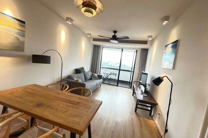 Changshu Rd. Line 1/7 Elevator 2BR w. Balcony 
