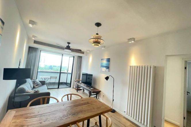 Changshu Rd. Line 1/7 Elevator 2BR w. Balcony 