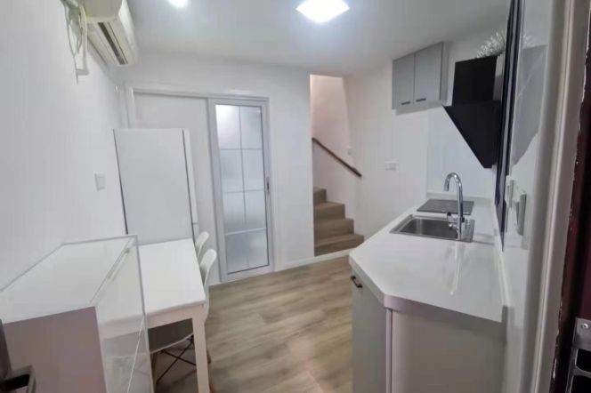 Nice terrace 1Br/1Lr/1Bt apt nr Changping rd,M2/7/14