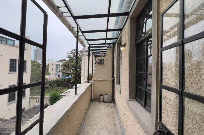 Classic 2BR Old House w/High Ceiling&Outdoor Balcony/S.Xiangyang Rd