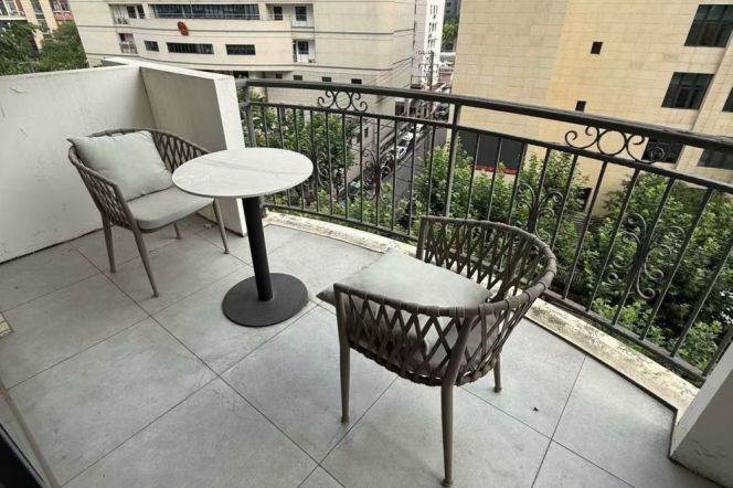 2 Brs, 2 Baths, Open Balcony/Floor heating/Oven/Dish washer, 130 sqm @ Changping metro L7