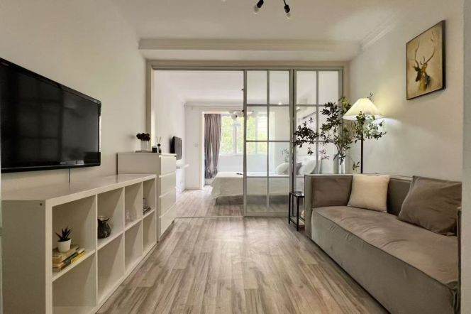Bright 1br/1lr @jiangsu rd sta 6k