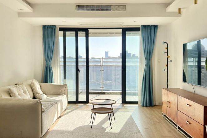Great view 3Brs/2Lrs/2Bts apt nr Changping rd,M7