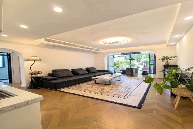 1 Big Br with Floor heating/Central ac/Dish washer, 80 sqm @ Weining metro L2