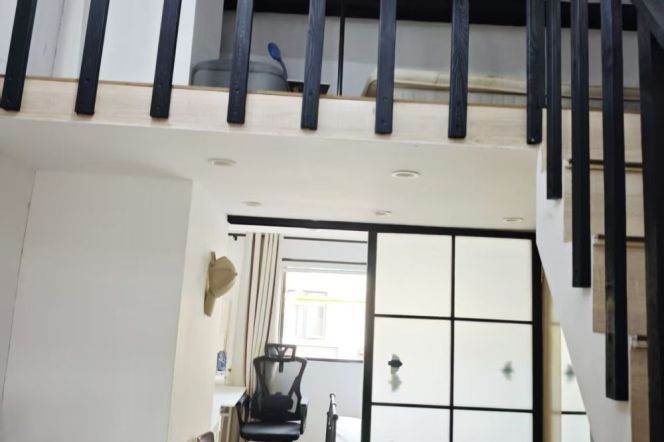 Clean n cozy 2BR duplex near Jiashan rd station   