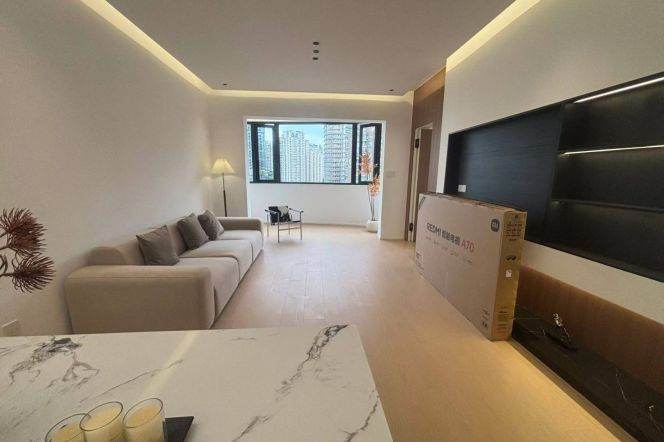 Wuning rd 2br/1bth Suzhou River high view