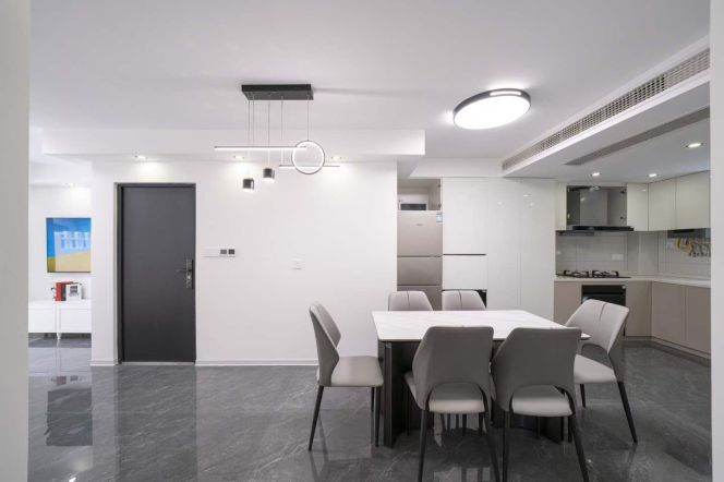 14k 2Br with courtyard and floor heating Nr Jing'an Temple line2/7/14