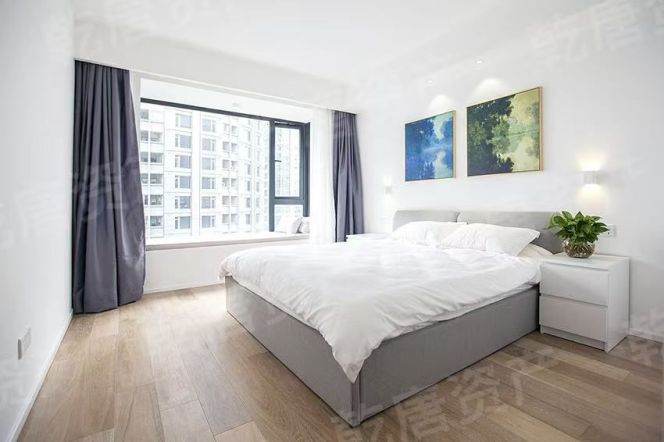 modern 3brs floor heating open balcony nice view in Xujiahui close to park ,library ,church
