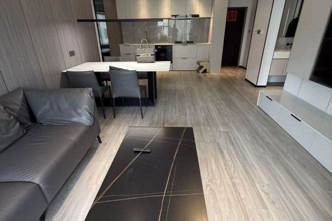 Changping station spacious 2br2bt good compound with 16k